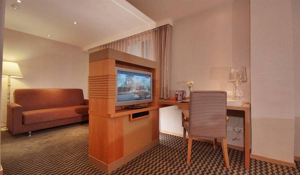Tokyo International Hotel Taipei Exterior photo